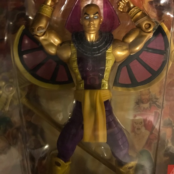 DC Universe Golden Pharaoh Figurine- 75 Years of Super Power - Picture 4 of 5